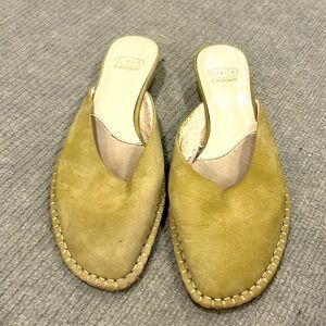 Joan and David Green Suede Slides, size 7.5